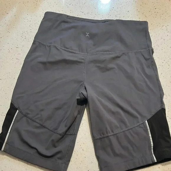 Xersion bike shorts large quick dri - Picture 4 of 5